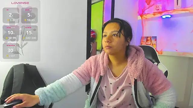 Snapshot of Charis_21 chatting on October 30, 2025, 2:32 am Charis 21 online show from October 30, 2025, 2:32 am