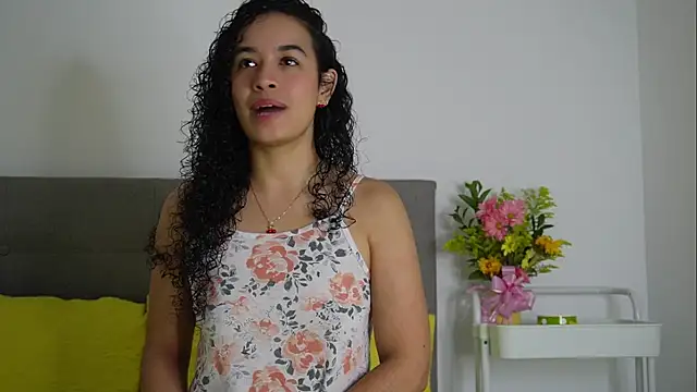 Snapshot of angela__98 chatting on October 7, 2025, 12:39 pm angela  98 online show from October 7, 2025, 12:39 pm