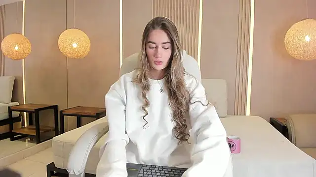 maryy campbell  online show from January 19, 2026, 12:42 pm