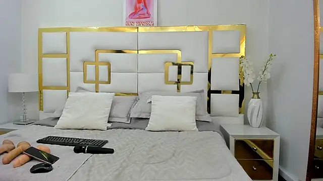 Snapshot of Layla_Sia chatting on November 6, 2025, 7:29 pm Layla Sia online show from November 6, 2025, 7:29 pm