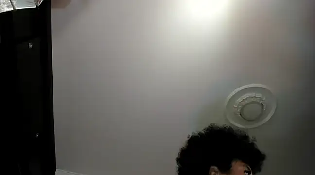 Snapshot of Apotheosis01 chatting on January 6, 2025, 4:36 am Apotheosis01 online show from January 6, 2025, 4:36 am