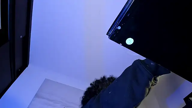 Snapshot of Apotheosis01 chatting on September 21, 2025, 9:20 pm Apotheosis01 online show from September 21, 2025, 9:20 pm