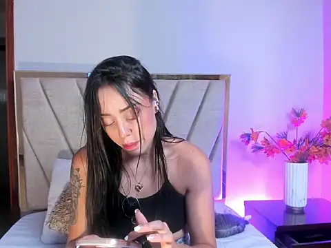 NoraDasilva online show from February 11, 2026, 11:48 pm