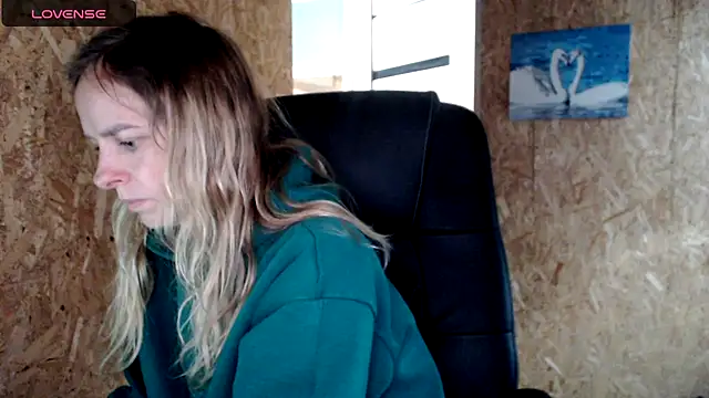 Snapshot of las_sweet chatting on June 19, 2026, 1:28 pm las sweet online show from June 19, 2026, 1:28 pm