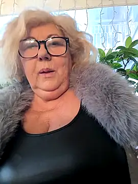 Snapshot of Merilulla chatting on November 30, 2025, 3:02 pm Merilulla online show from November 30, 2025, 3:02 pm