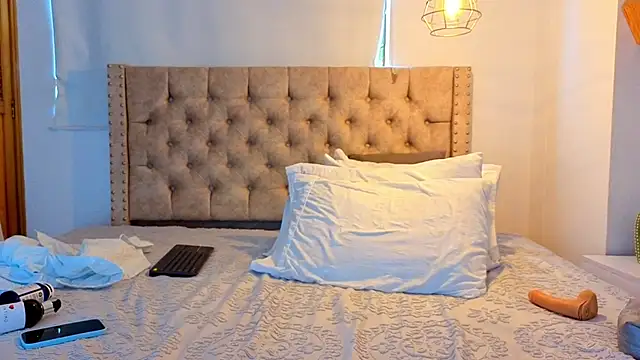 KeryHillson online show from March 30, 2026, 1:01 pm