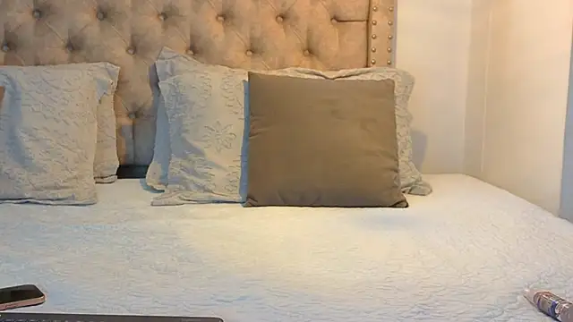 KeryHillson online show from November 29, 2025, 12:16 pm