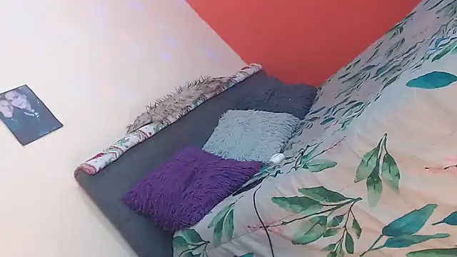 Snapshot of Babylolatop chatting on February 7, 2025, 5:51 pm Babylolatop online show from February 7, 2025, 5:51 pm