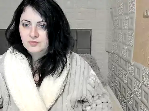 Snapshot of Lillian2 chatting on February 27, 2025, 3:29 am Lillian2 online show from February 27, 2025, 3:29 am