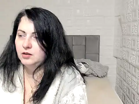 Snapshot of Lillian2 chatting on February 16, 2025, 10:10 am Lillian2 online show from February 16, 2025, 10:10 am