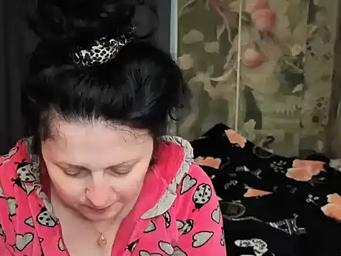 Snapshot of Lillian2 chatting on June 18, 2026, 12:54 pm Lillian2 online show from June 18, 2026, 12:54 pm