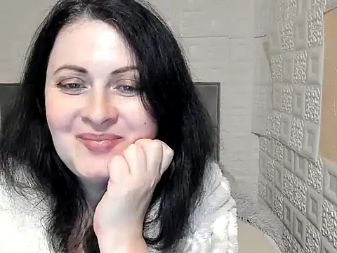 Snapshot of Lillian2 chatting on February 24, 2025, 1:35 am Lillian2 online show from February 24, 2025, 1:35 am