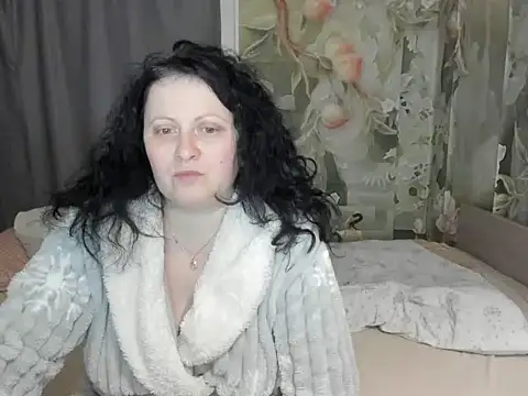 Snapshot of Lillian2 chatting on December 17, 2025, 8:52 am Lillian2 online show from December 17, 2025, 8:52 am