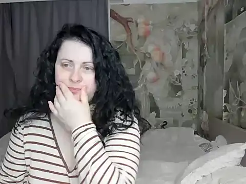 Lillian2 online show from March 25, 2026, 8:30 pm