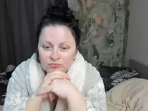 Lillian2 online show from May 16, 2026, 11:53 am