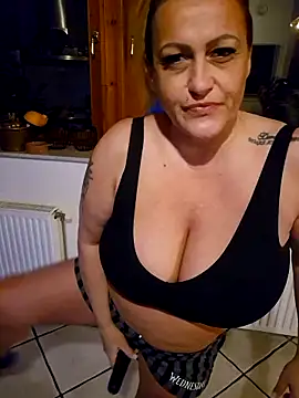 Isabellaa04 online show from March 10, 2025, 12:18 am