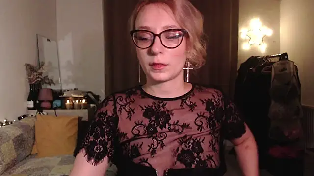 welliza online show from November 24, 2025, 9:59 pm