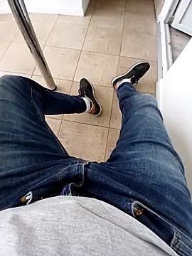 Adriandan1982 online show from September 27, 2025, 9:26 am