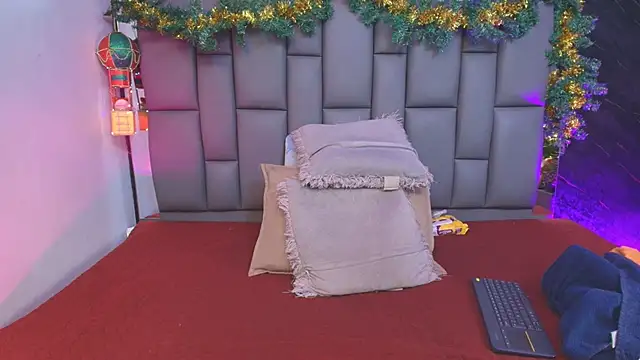 Snapshot of _MiaBrown_ chatting on November 29, 2025, 12:05 pm MiaBrown online show from November 29, 2025, 12:05 pm