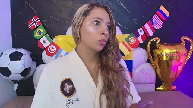 Snapshot of _MiaBrown_ chatting on July 1, 2026, 12:05 pm MiaBrown online show from July 1, 2026, 12:05 pm