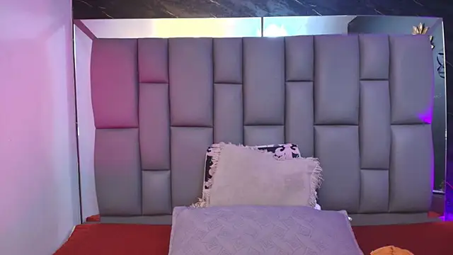 Snapshot of _MiaBrown_ chatting on November 12, 2025, 12:09 pm MiaBrown online show from November 12, 2025, 12:09 pm