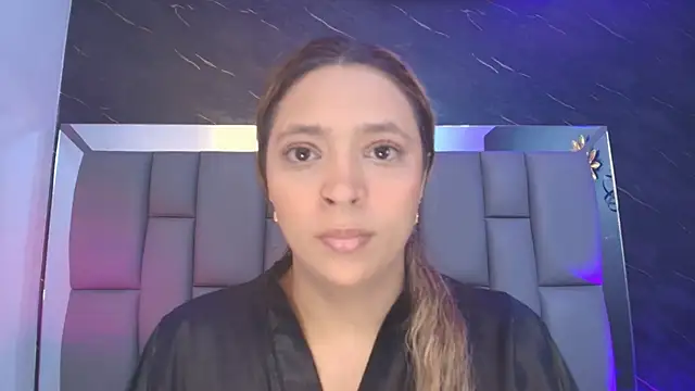 Snapshot of _MiaBrown_ chatting on October 14, 2025, 12:06 pm MiaBrown online show from October 14, 2025, 12:06 pm