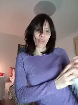 Emyly83 online show from March 12, 2026, 12:20 pm