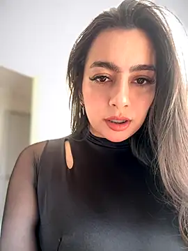 Nicollemays online show from September 22, 2025, 2:23 pm