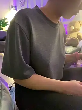 Nicollemays online show from March 11, 2025, 12:06 pm