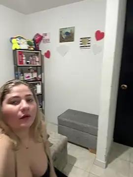 Snapshot of Celestedubois chatting on January 14, 2025, 5:51 am Celestedubois online show from January 14, 2025, 5:51 am