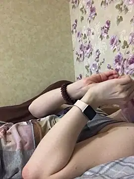  Sweet Love  online show from April 20, 2026, 2:07 pm