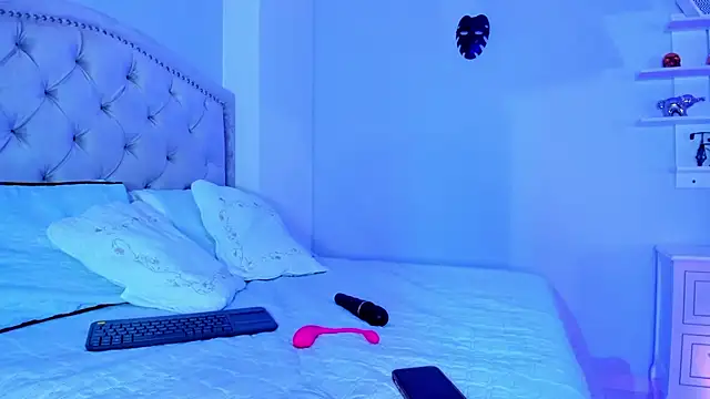 Snapshot of CamileHolmes chatting on February 16, 2025, 3:58 am CamileHolmes online show from February 16, 2025, 3:58 am