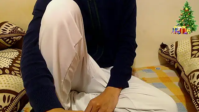 Snapshot of Alexdelarge323 chatting on December 3, 2025, 10:58 am Alexdelarge323 online show from December 3, 2025, 10:58 am