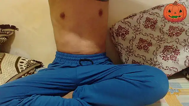 Snapshot of Alexdelarge323 chatting on October 21, 2025, 10:58 am Alexdelarge323 online show from October 21, 2025, 10:58 am