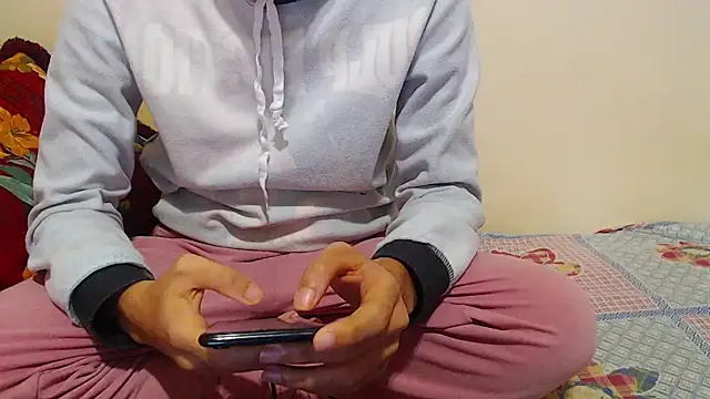 Snapshot of Alexdelarge323 chatting on March 18, 2025, 12:28 pm Alexdelarge323 online show from March 18, 2025, 12:28 pm