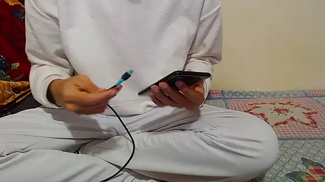 Snapshot of Alexdelarge323 chatting on March 20, 2025, 12:11 pm Alexdelarge323 online show from March 20, 2025, 12:11 pm