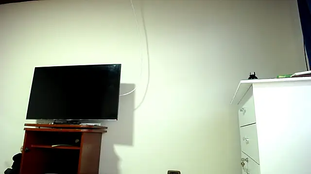 Snapshot of jessi_4 chatting on December 18, 2025, 10:35 pm jessi 4 online show from December 18, 2025, 10:35 pm