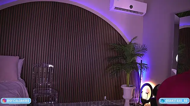 Snapshot of Dakota_Lee chatting on October 24, 2025, 3:05 am Dakota Lee online show from October 24, 2025, 3:05 am