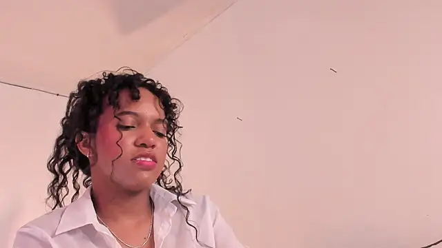 Snapshot of Tina_Rouse2 chatting on May 2, 2026, 6:46 pm Tina Rouse2 online show from May 2, 2026, 6:46 pm