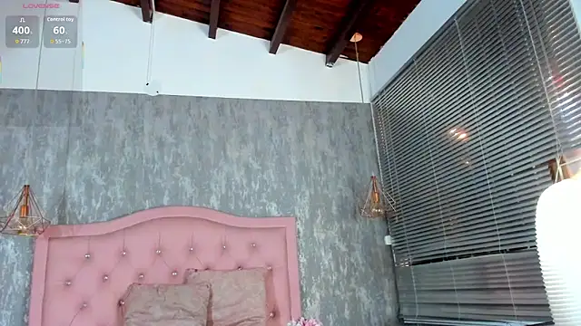 naomidibello online show from April 14, 2026, 12:32 pm