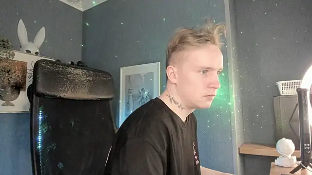 AlexxSweet online show from April 3, 2026, 4:52 am