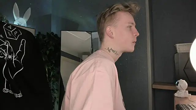 AlexxSweet online show from April 12, 2026, 6:49 am