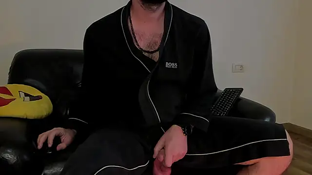 Snapshot of KingMalcom chatting on October 23, 2025, 7:12 pm KingMalcom online show from October 23, 2025, 7:12 pm