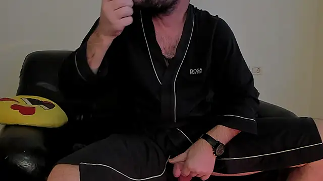 Snapshot of KingMalcom chatting on October 27, 2025, 11:44 am KingMalcom online show from October 27, 2025, 11:44 am