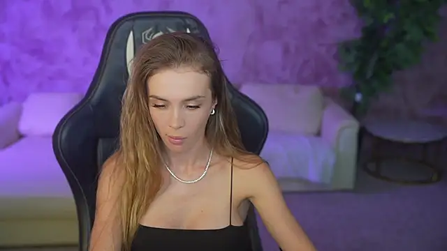 Snapshot of Anabelka054 chatting on September 15, 2025, 10:37 am Anabelka054 online show from September 15, 2025, 10:37 am