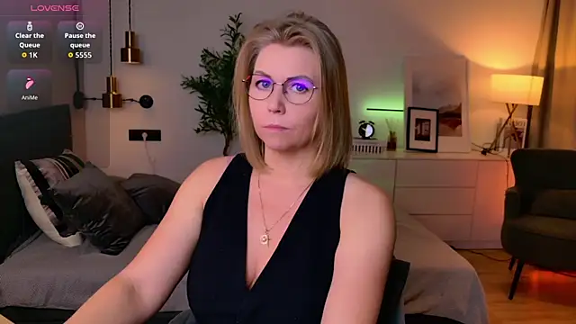 Annie Light online show from April 20, 2026, 7:22 am