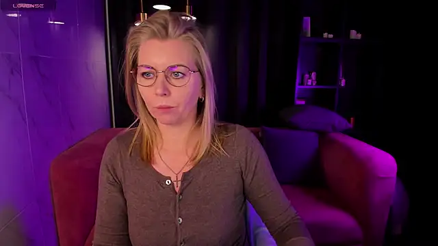 Annie Light online show from March 9, 2025, 8:51 am