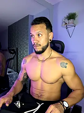 ARON TAYLER01 online show from December 3, 2025, 10:25 am