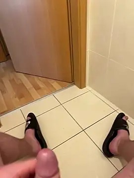 Cozqhh online show from March 8, 2026, 12:41 pm