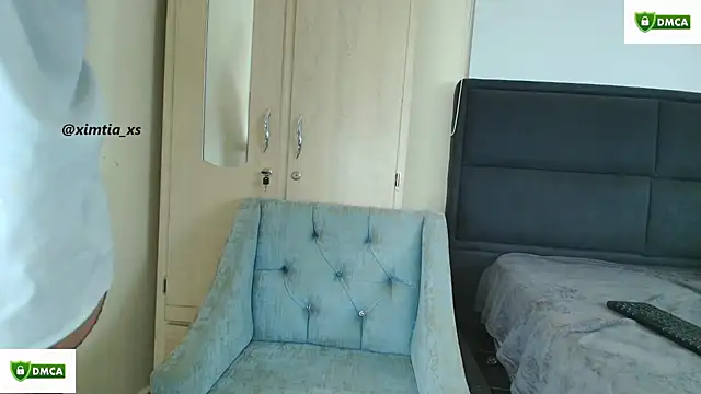 Snapshot of ximtia_xs chatting on November 18, 2025, 2:53 pm ximtia xs online show from November 18, 2025, 2:53 pm